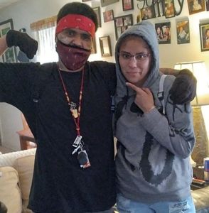 Meet your Posher, Johnnie ray